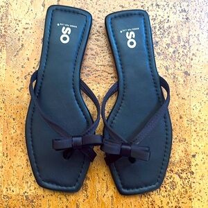 So satin black bow sandals